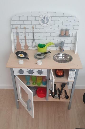 Keukentje beschikbaar voor biedingen