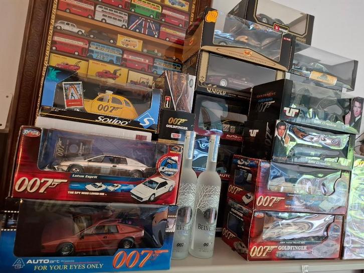 JAMES BOND 007 LOTUS Esprit S2 Turbo 1/18 AUTO ART Neuve+Bte, Hobby en Vrije tijd, Modelauto's | 1:18, Nieuw, Auto, Autoart, Ophalen of Verzenden