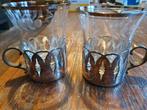 Deux verres à thé décorés avec support en métal argenté, Antiquités & Art, Enlèvement ou Envoi