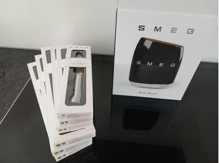 Knife Set Smeg and Old Friends, Dieren en Toebehoren, Kattenbakken, Zo goed als nieuw, Ophalen of Verzenden