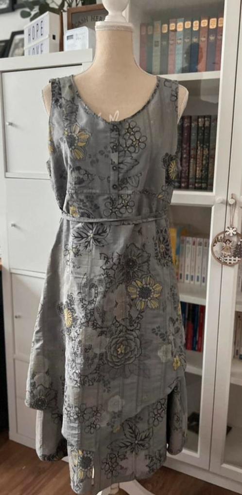 Élégante robe fleurs Armand Thiery t.44, Kleding | Dames, Jurken, Zo goed als nieuw, Maat 42/44 (L), Grijs, Onder de knie, Ophalen of Verzenden