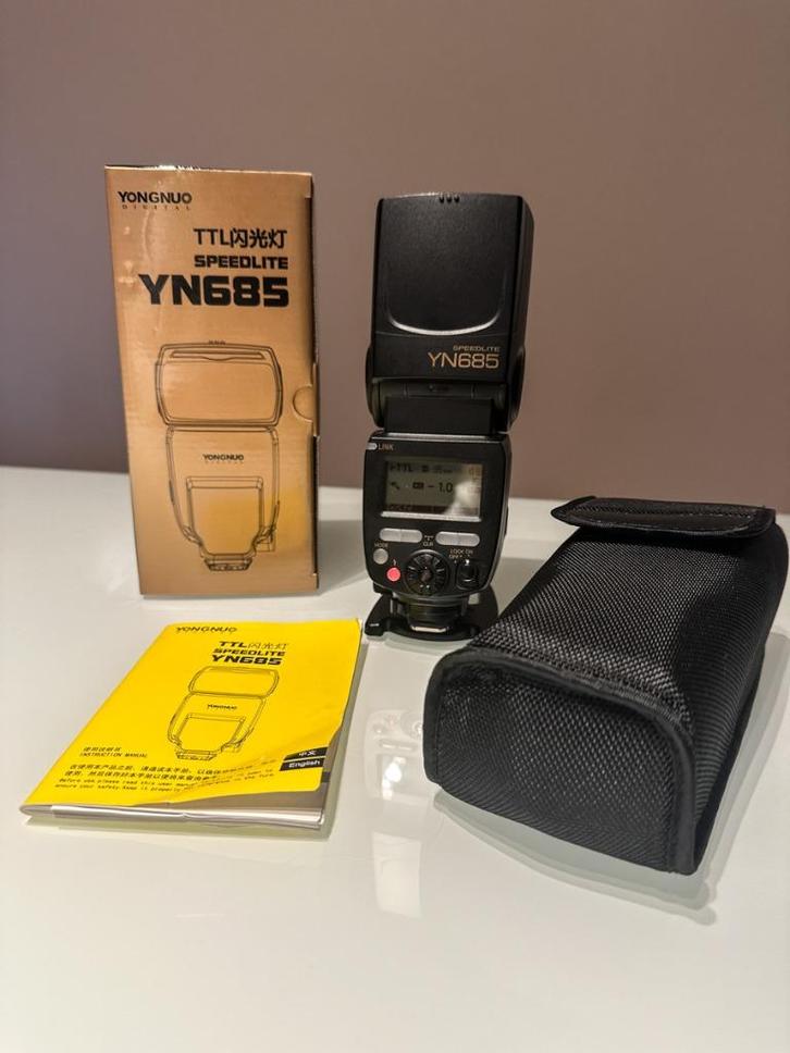 Yongnuo Speedlite YN685 flitser voor Nikon, Audio, Tv en Foto, Foto | Flitsers, Zo goed als nieuw, Overige merken, Kantelbaar