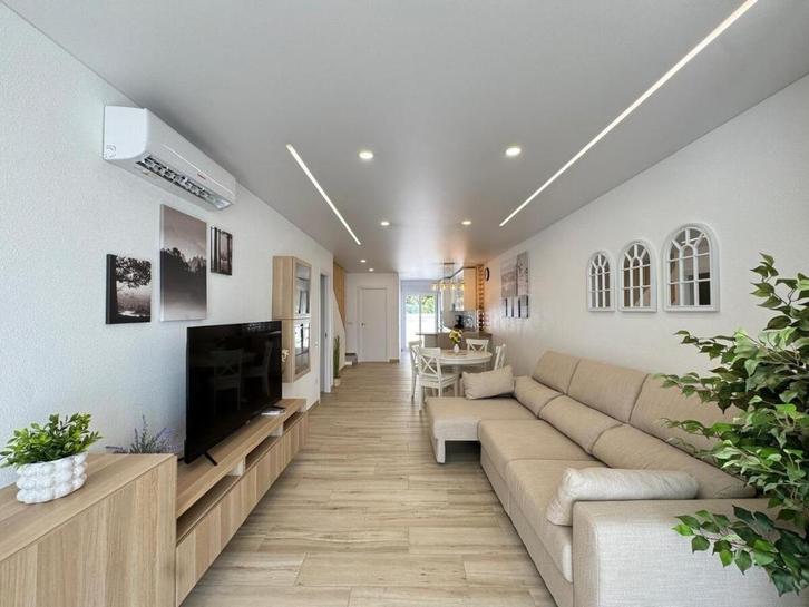 Gerenoveerde duplex woning "Calas Blancas" in Torrevieja, Immo, Buitenland, Spanje, Woonhuis, Overige