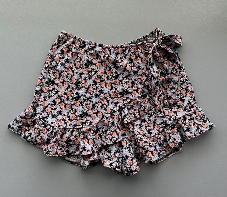 zeer mooi gebloemd shortrokje Pull & Bear, maat M, Kleding | Dames, Rokken, Maat 38/40 (M), Ophalen