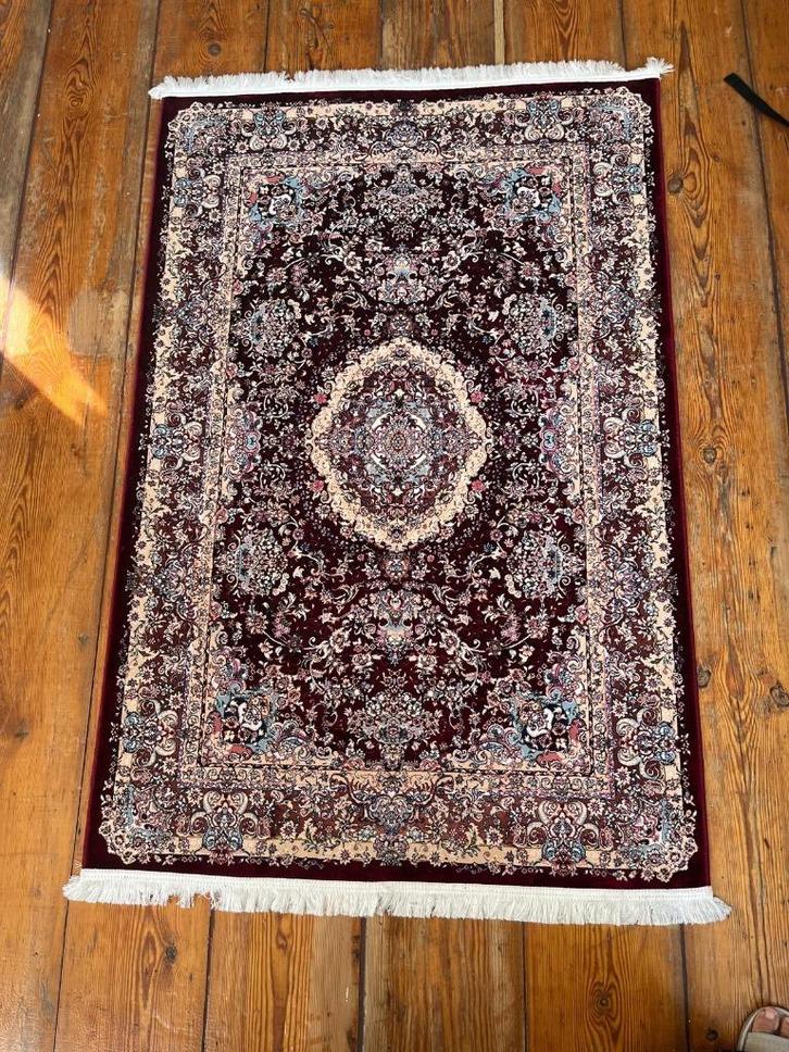 Iraans tapijt -  Half handgeweven - Perzisch rood, Huis en Inrichting, Stoffering | Tapijten en Vloerkleden, Nieuw, 100 tot 150 cm