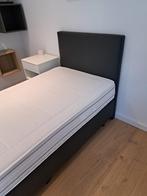 Lit box gris 90X200cm + matelas, Huis en Inrichting, Slaapkamer | Boxsprings, Ophalen, 90 cm, Eenpersoons, Zo goed als nieuw