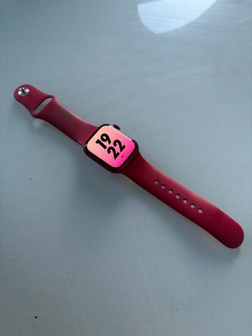 Apple Watch Series 7 (41 mm) – Edition spéciale (PRODUCT)RED beschikbaar voor biedingen