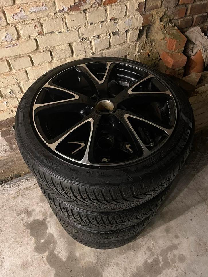 Pneus et jantes d'hiver 205/45/17 semperit/5x114,3/winterset, Autos : Divers, Pièces de sport automobile, Enlèvement