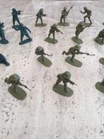 Speelgoed soldaatjes met toebehoren en ondergrond, Ophalen of Verzenden