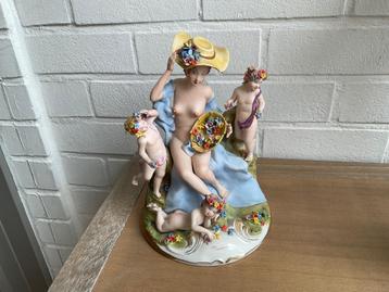 Capodimonte C. Villari “ Primavera “ kleurrijk fijn beeld, Enlèvement ou Envoi