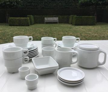 Porseleinen Ontbijtservies (27 stuks) 8€/set beschikbaar voor biedingen