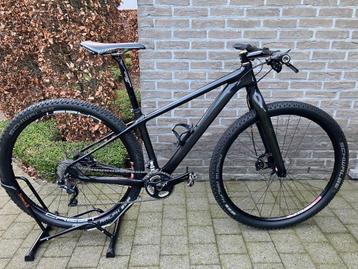 Superlichte 29er hardtail carbon mountainbike maat S of 17"