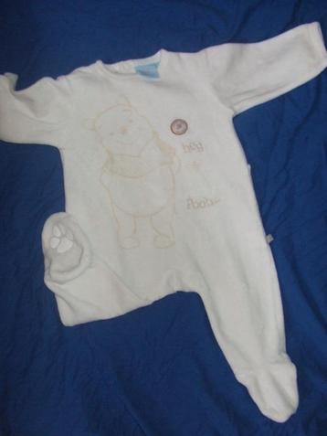 3 pyjamas  pour 5 euros pour un bébé 3 mois beschikbaar voor biedingen
