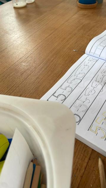 gezin op zoek naar kinderopvang beschikbaar voor biedingen