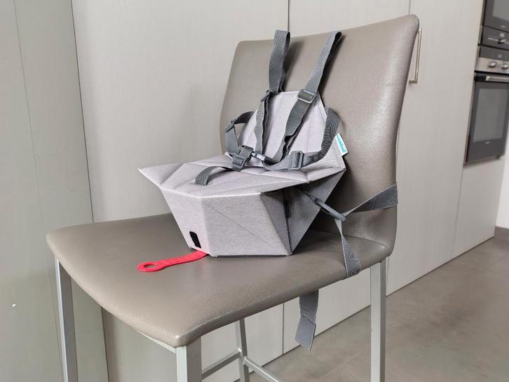 Stoelverhoger Bombol - compact, stevig en hip - prima staat, Kinderen en Baby's, Kinderstoelen, Zo goed als nieuw, Inklapstoel