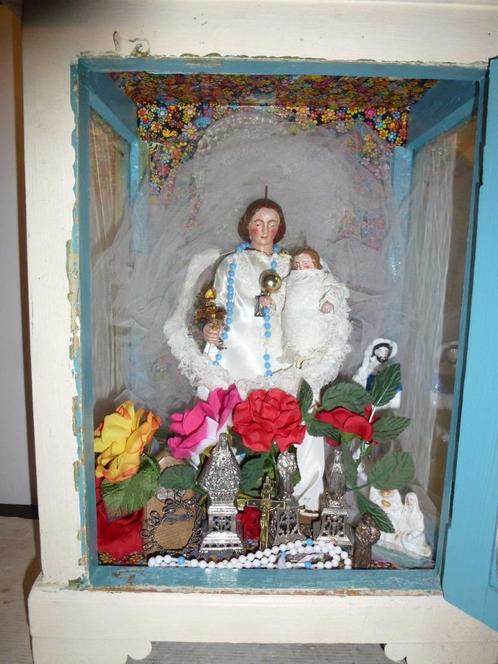 Heilige Maagd en Kind & tentoonstellingskast, Antiek en Kunst, Antiek | Religieuze voorwerpen, Ophalen