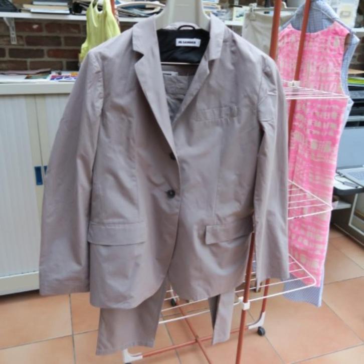 Broekpak taupe Jil Sander mt 40 (tailleert 44), Kleding | Dames, Jasjes, Kostuums en Pakken, Zo goed als nieuw, Kostuum of Pak