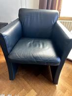 blauw lederen bijzet fauteuil op wielen, Huis en Inrichting, Fauteuils, Ophalen, Minder dan 50 cm, Gebruikt, Minder dan 75 cm