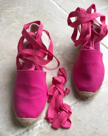 Exit-schoenen beschikbaar voor biedingen