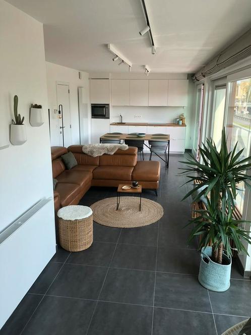 Lichtrijk vakantie appartement te huur in Nieuwpoort stad, Immo, Appartementen en Studio's te huur