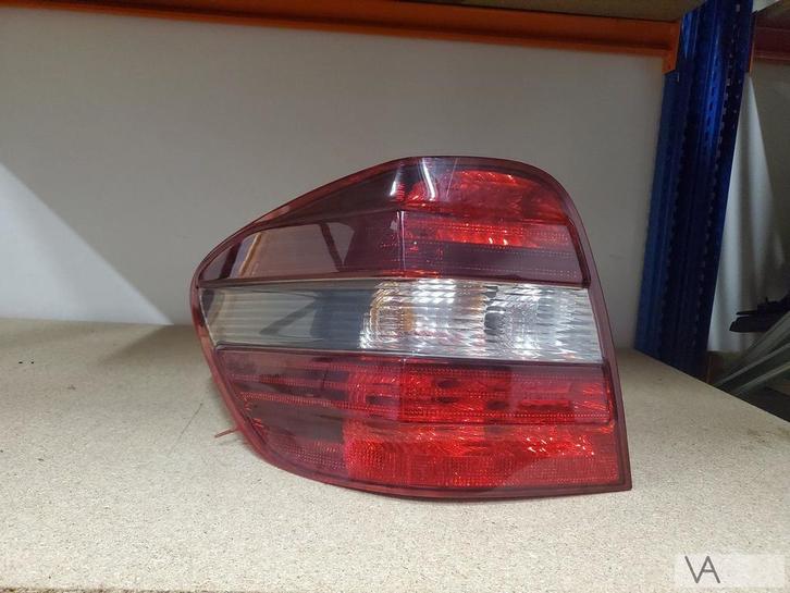 Mercedes ML W164 2005 - 2009 achterlicht links donker smoke, Auto-onderdelen, Verlichting, Mercedes-Benz, Gebruikt, Ophalen of Verzenden