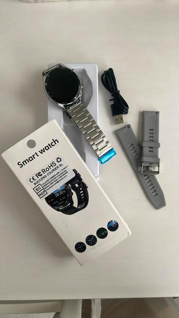 Smartwatch nieuw in verpakking, zeer stijlvol beschikbaar voor biedingen