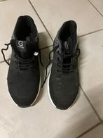 Schoenen met ijzeren tip te koop, Enlèvement