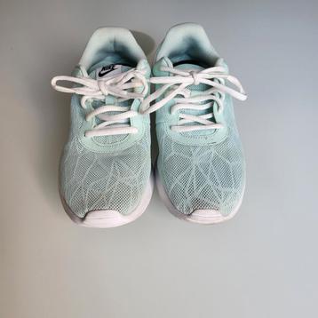 Nike maat 39. beschikbaar voor biedingen