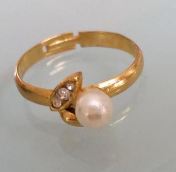 Oude mooi ring.

 beschikbaar voor biedingen