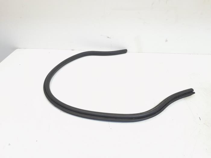 Caoutchouc capot d'un Audi TT, Autos : Pièces & Accessoires, Carrosserie & Tôlerie, Audi, Utilisé, 3 mois de garantie, Enlèvement ou Envoi