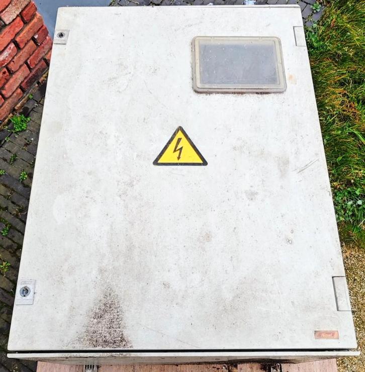 Armoire de chantier triphasée 32 A, robuste et complète, Bricolage & Construction, Électricité & Câbles, Utilisé, Autres types