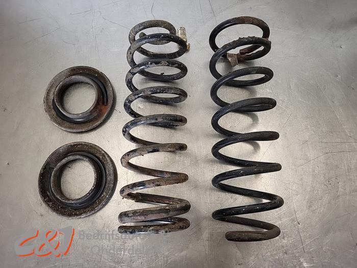 Schroefveer achter van een Dodge RAM, Auto-onderdelen, Ophanging en Onderstel, Dodge, Gebruikt, 3 maanden garantie, Ophalen of Verzenden