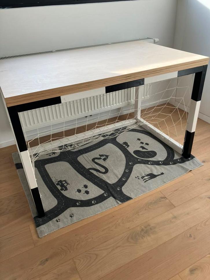 Kinder bureau - kamer goal, Huis en Inrichting, Bureaus, Zo goed als nieuw, Bureau, Ophalen