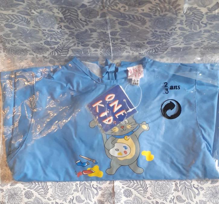 tablier neuf avec manche d'activité pour enfant 2/3 ans, Kinderen en Baby's, Kinderkleding | Maat 98, Nieuw, Jongen of Meisje