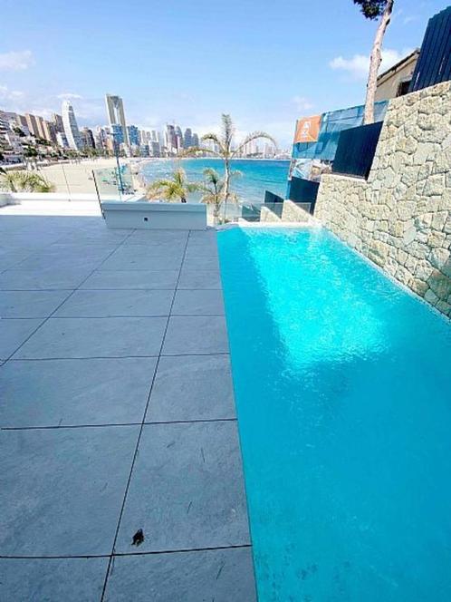 DE LUXE VAN EEN EERSTE LIJN AAN ZEE IN BENIDORM, Immo, Buitenland, Spanje, Appartement, Stad