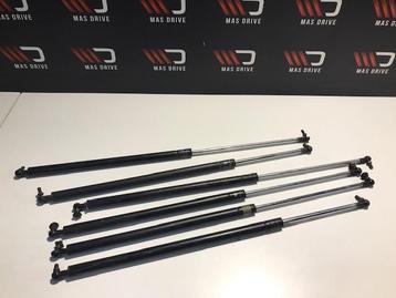 Nissan 300zx z32 schokdempers achterklep beschikbaar voor biedingen