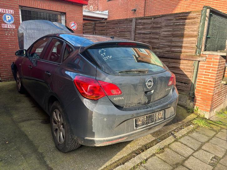 FEU ARRIERE OPEL ASTRA J 5 PORTES, Autos : Pièces & Accessoires, Éclairage, Opel, Utilisé, Enlèvement