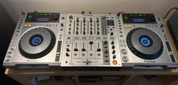 Pioneer 2x CDJ-850 + DJM-700 SILVER EDITION, Enlèvement, Comme neuf, DJ-Set, Pioneer