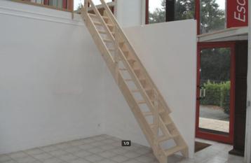 zoldertrap-werftrap, molenaarstrap, keldertrap in grenenhout beschikbaar voor biedingen