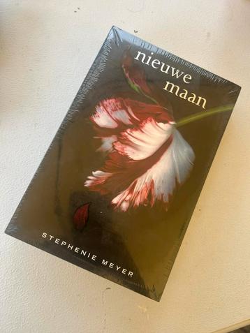 Stephenie Meyer - Nieuwe maan beschikbaar voor biedingen