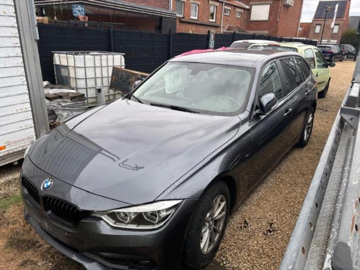 BMW 318D TOURING F31 MET ONGEVAL, Auto's, BMW, Bedrijf, Te koop, 3 Reeks, ABS, Airbags, Airconditioning, Bluetooth, Boordcomputer
