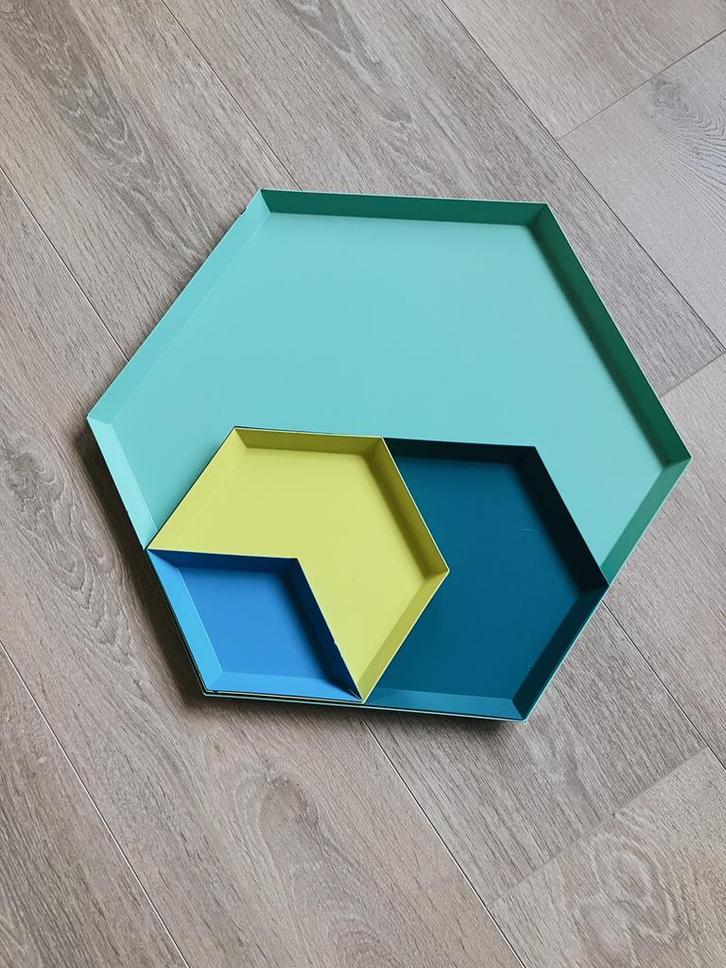 Set 4 Hay Kaleido trays, Huis en Inrichting, Woonaccessoires | Schalen en Manden, Gebruikt, Schaal, Overige vormen, Overige materialen