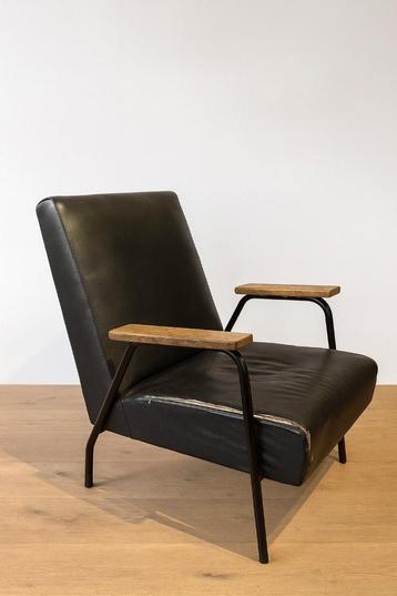 Fauteuil „Rio” van Pierre Guariche beschikbaar voor biedingen