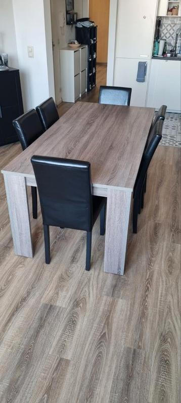 Salles a manger  complète  beschikbaar voor biedingen