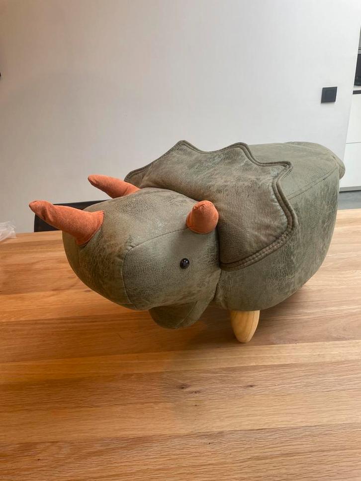 Feel furniture - Dino poef - triceratops, Maison & Meubles, Canapés | Repose-pieds & Poufs, Comme neuf, Moins de 50 cm, 75 à 100 cm