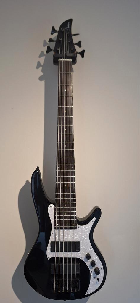 6-string "thunder Bass" Marcus, Muziek en Instrumenten, Snaarinstrumenten | Gitaren | Bas, Gebruikt, Ophalen