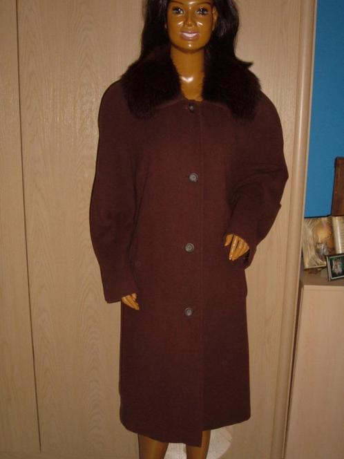 Bruine jas met namaak bontkraag 42/44, Kleding | Dames, Jassen | Winter, Zo goed als nieuw, Maat 42/44 (L), Bruin, Ophalen of Verzenden