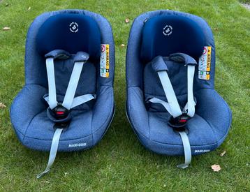 2 autostoelen (6m-4j) + 2 isofix-systemen beschikbaar voor biedingen