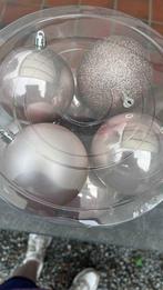 poederroze kerstballen maat 8 cm en 6 cm, Ophalen, Zo goed als nieuw