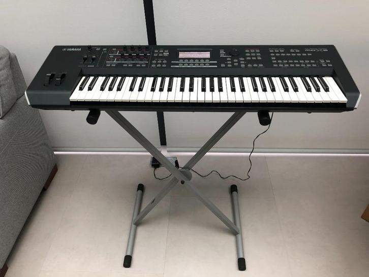 Yamaha MOX6 - perfecte staat, Muziek en Instrumenten, Keyboards, Zo goed als nieuw, 61 toetsen, Yamaha, Aanslaggevoelig, Met standaard